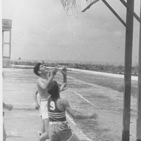 Partido_baloncesto_con_los_americanos_1958